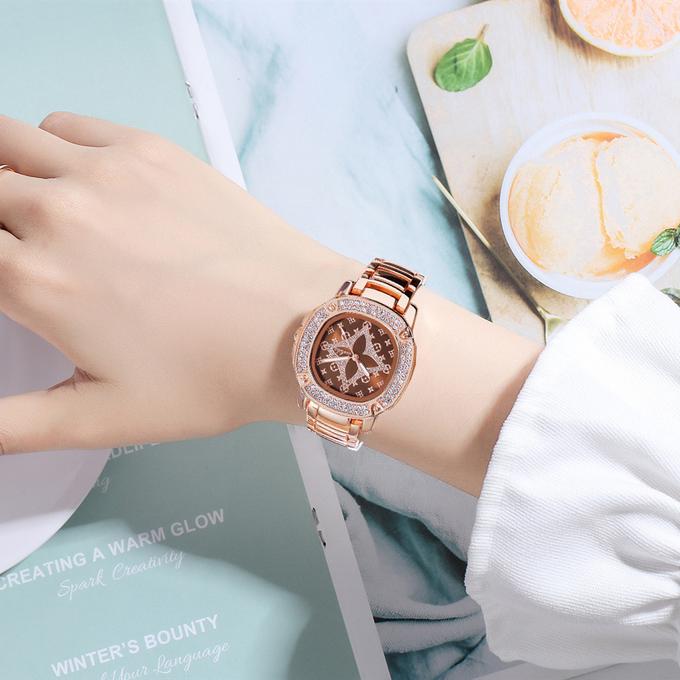 La nouvelle montre carrée moderne