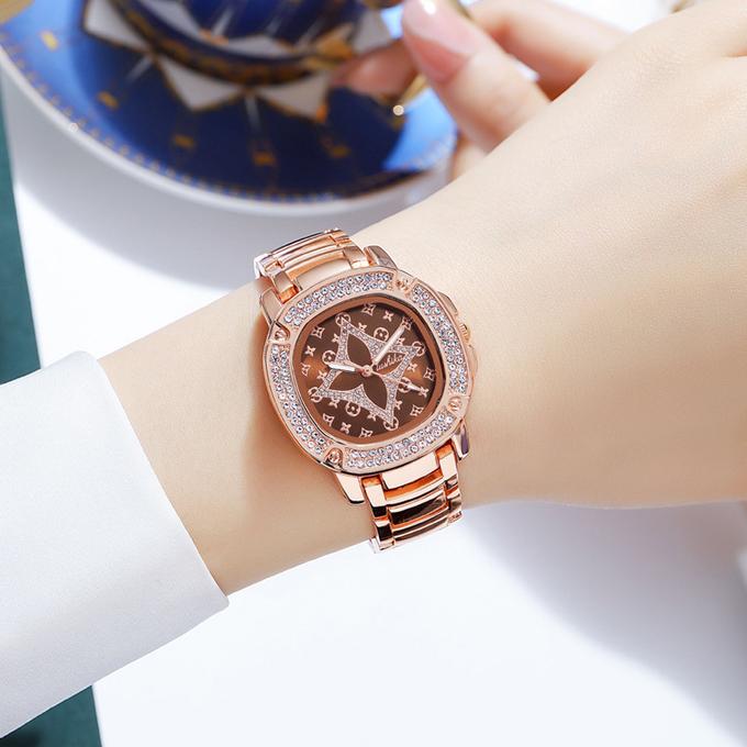La nouvelle montre carrée moderne
