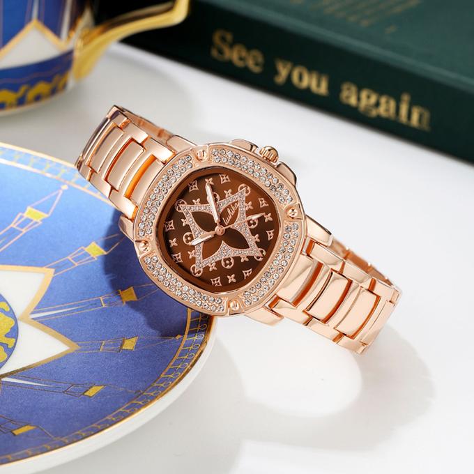 La nouvelle montre carrée moderne